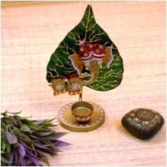 Ganesha Leaf Figurine | Iron Painted Wall Hanging with Lord Ganesha Design