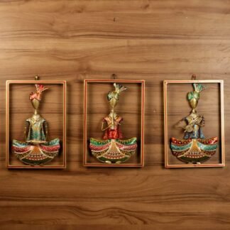 IRON PAINTED WALL SITTING SARDAR FRAME SET OF 3
