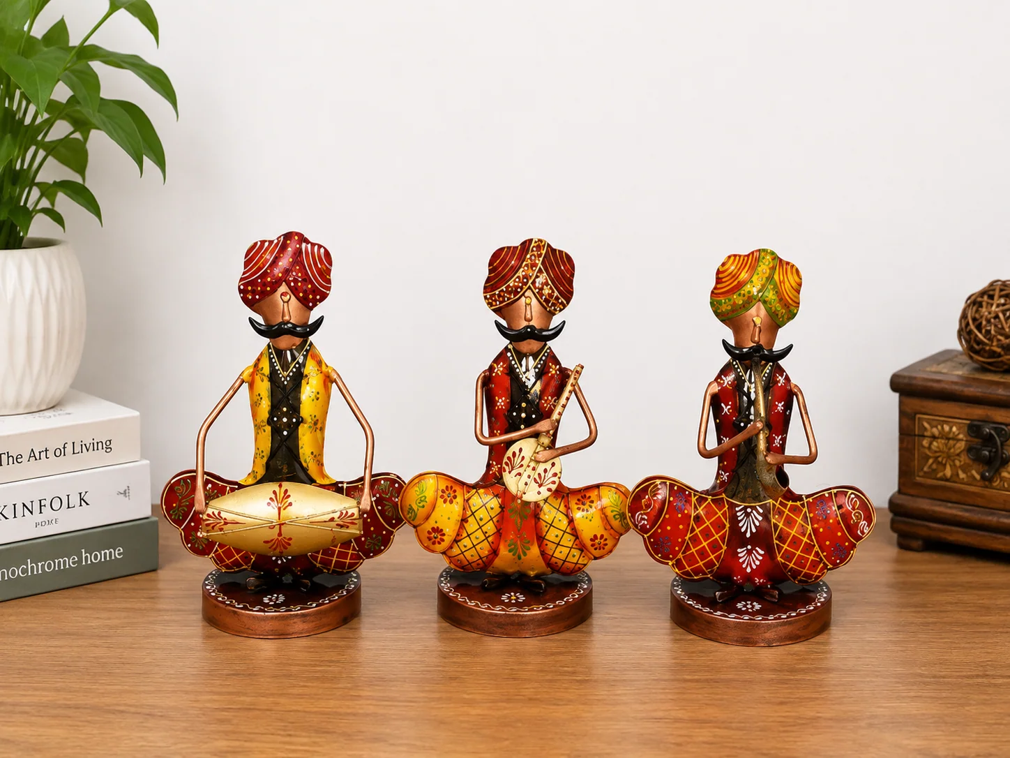 IRON PAINTED SITTING MEN (SET OF 3) MINI